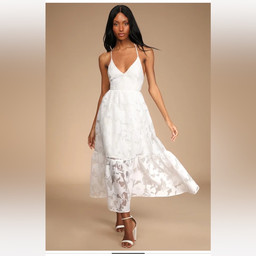 Lulu's White Floral Maxi Dress